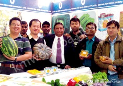 總經理王昭傑(左三)帶同仁到印度東北參加阿薩姆國際農業展。 總經理王昭傑(左三)帶同仁到印度東北參加阿薩姆國際農業展。