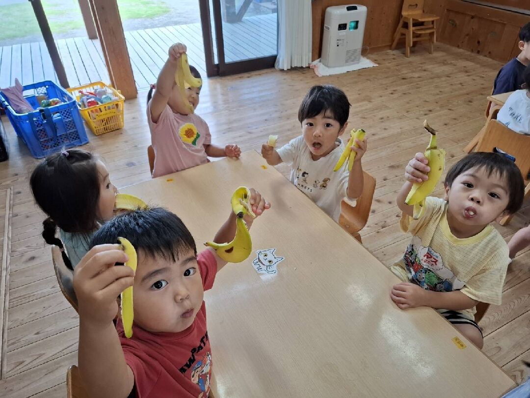 圖片6_靜岡縣島田市月坂保育園供應臺灣香蕉,學童對臺灣香蕉的風味讚不絕口。 圖片6_靜岡縣島田市月坂保育園供應臺灣香蕉,學童對臺灣香蕉的風味讚不絕口。