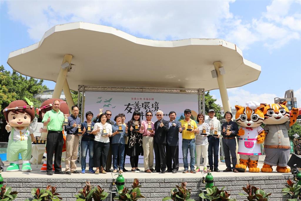 農委會推動友善環境耕作有成 希望廣場展現豐碩成果