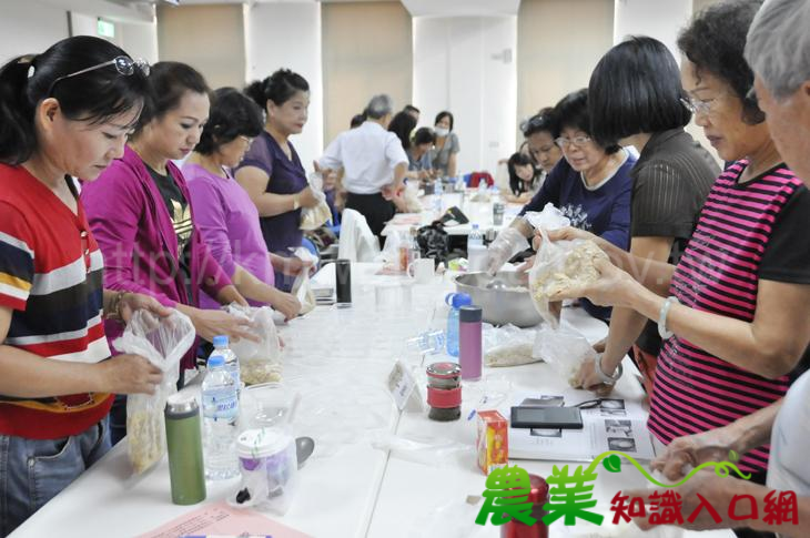 運用在地食材，強化田媽媽班產品特色，臺東場辦理「強化經營管理與行銷研習」