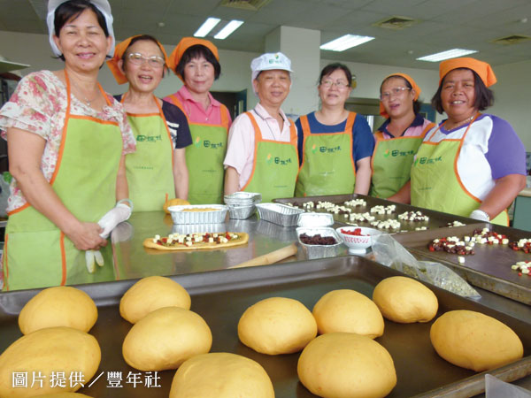 田媽媽 櫻花　蝦米戀在東漁美食坊