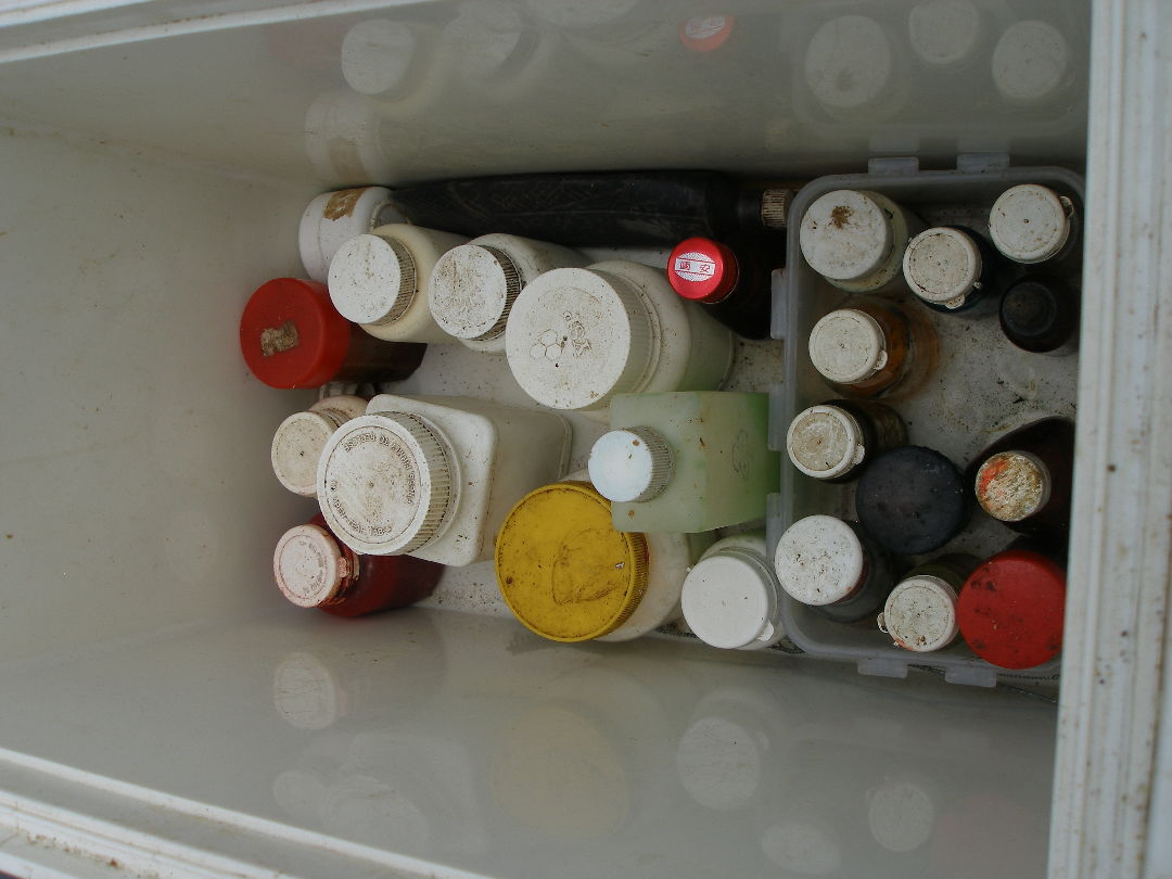 冰箱裡裝的都是香料，據該位釣友大哥的說法，這些瓶瓶罐罐只是他放在家裡沒帶來的十分之一多呢！