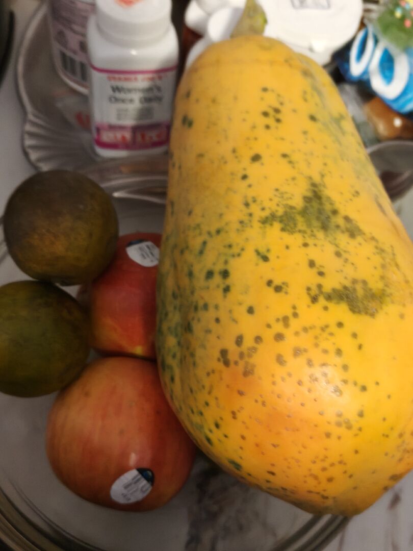 想問為什麼木瓜快要熟了都會有這個斑點